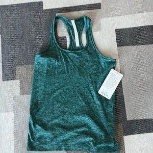 NWT lululemon tech racerback size 8